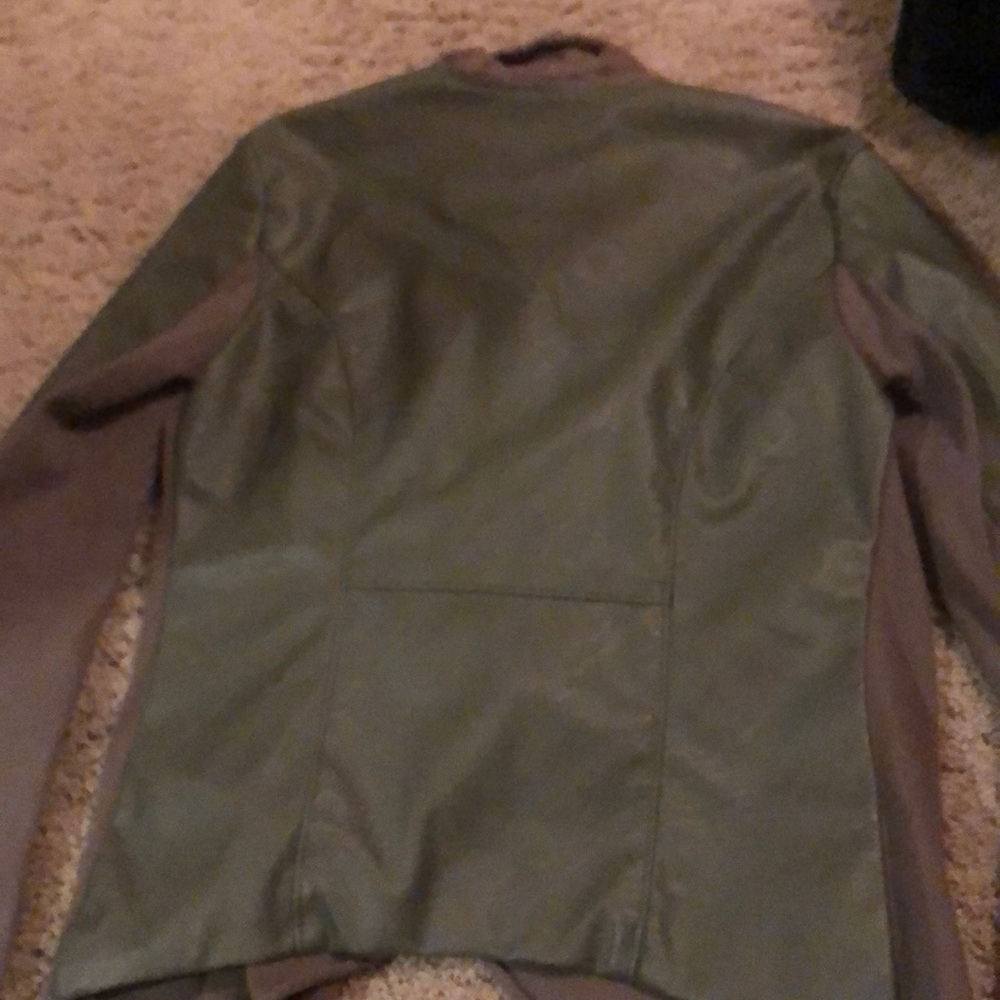 Leather jacket - Picture 3 of 3